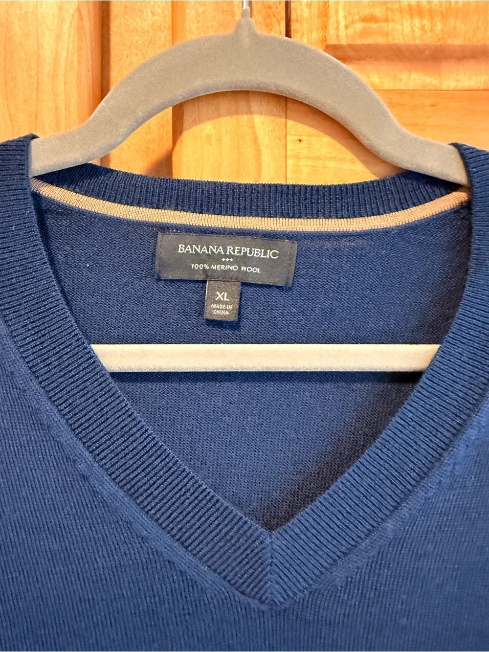 Banana Republic Men's Deep Blue V-Neck Sweater